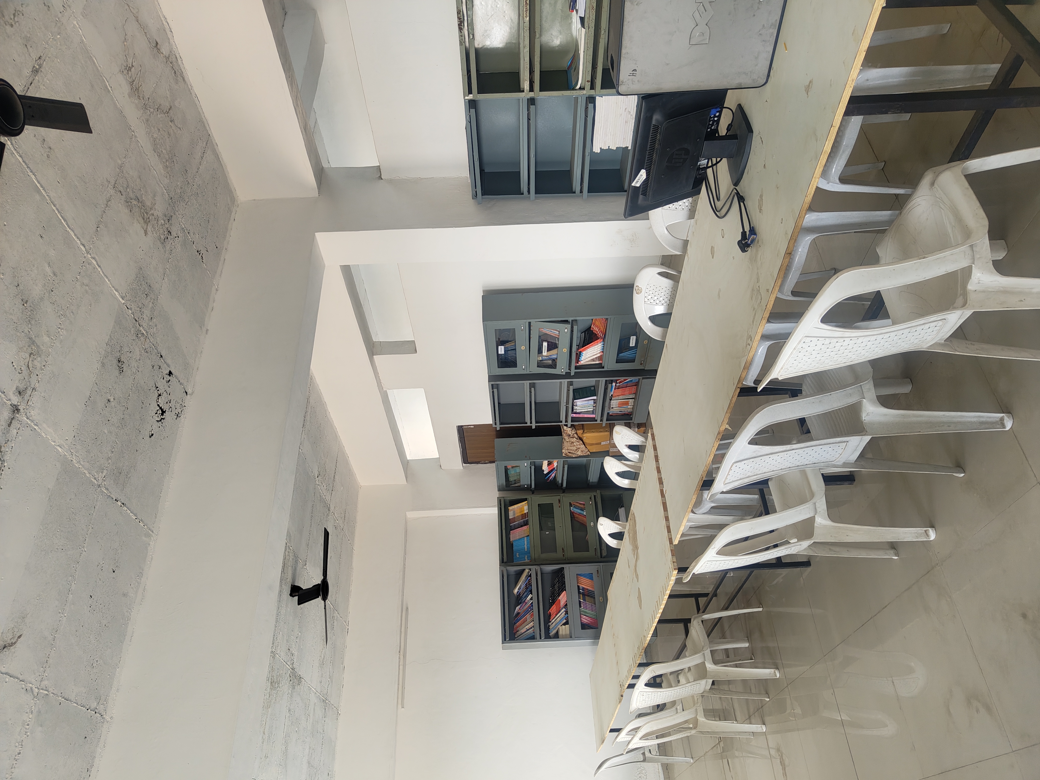 Library & Reading Room - Photo 10
