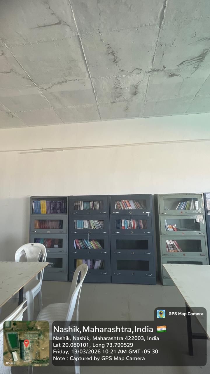 Library & Reading Room - Photo 2